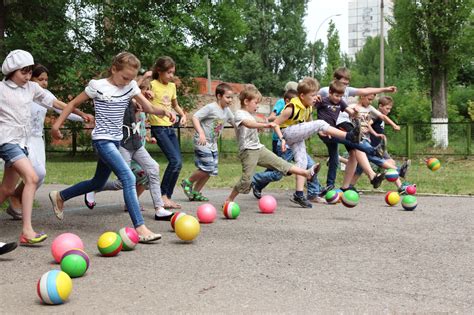 Активные игры с мячом для детей