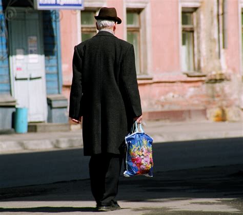 Борьба с неравенством и бедностью