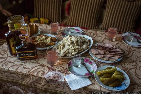 Встреча накрытого стола: клеймо готовности к браку