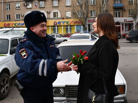 Встреча с женским представителем дорожной полиции: символ самостоятельности или потери контроля?