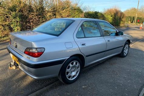 Главное отличие Peugeot 406