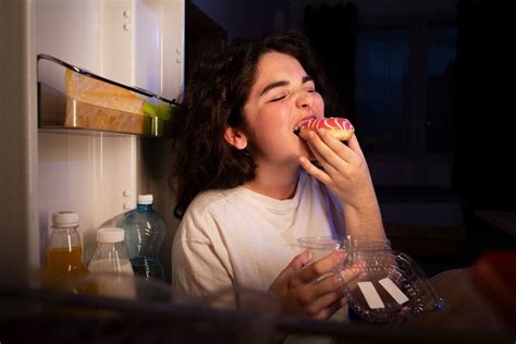 Голод и перекусы - факты, вызывающие желудочные шумы