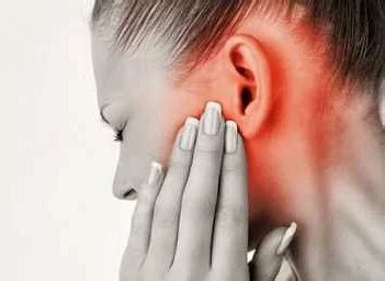 Домашние методы лечения шишки за ухом и их эффективность