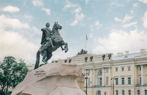 Драгоценности как символ материальных трудностей