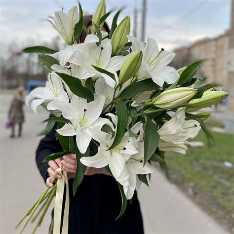 Значение лилии в наколке