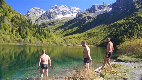 Значение сновидения: купание в лимпидном озере