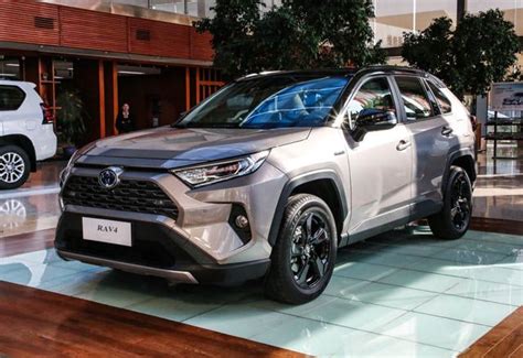 История автомобилей Toyota RAV4 с вариатором