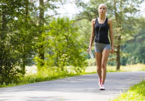 Какая спортивная ходьба помогает похудеть и подтянуть тело?