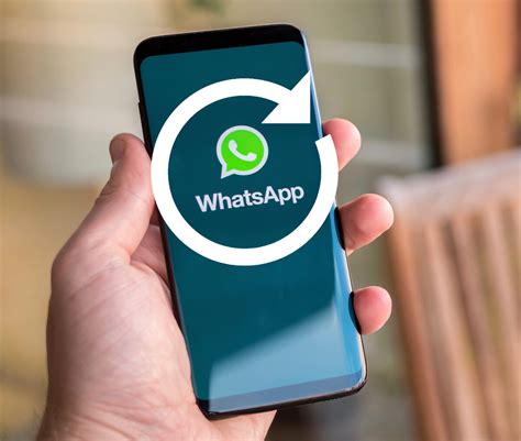 Не обновляется WhatsApp на телефоне?