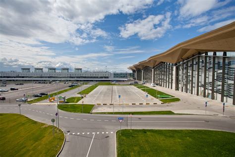 Оптимальные пути из метро "Парк Победы" в аэропорт Пулково