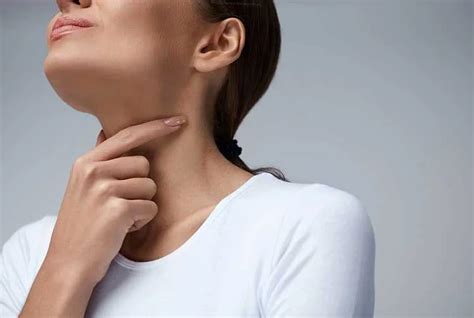 Основные симптомы дискомфорта в горле