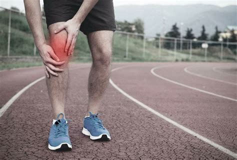 Почему болят колени после начала бега?