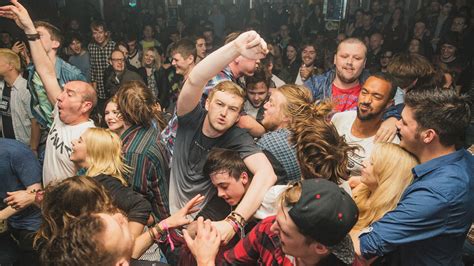 Правила поведения в mosh pit