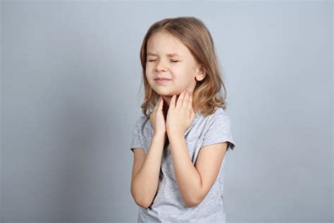 Причины боли в горле у ребенка 2 года: что может вызывать дискомфорт?