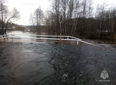 Пускать воду под мостом: символизм и значения