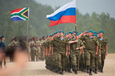 Россия укрепляет свои военные позиции