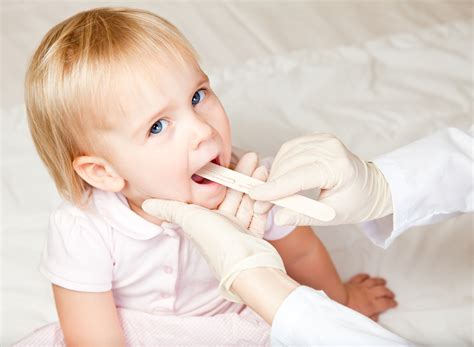 Симптомы горла болит у ребенка