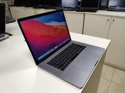 Сравнение MacBook Pro Late с другими моделями