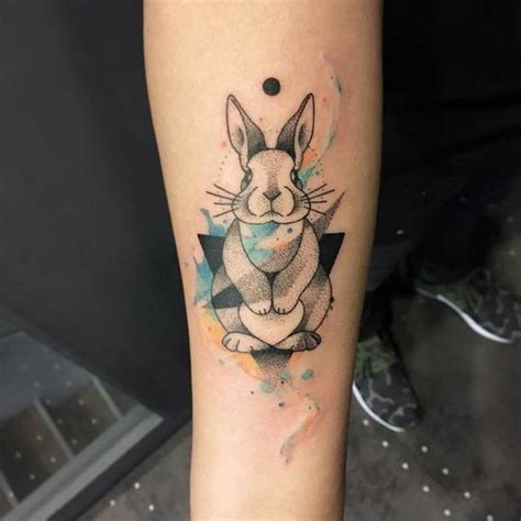 Татуировка кролика у девушек: символика и интерпретация