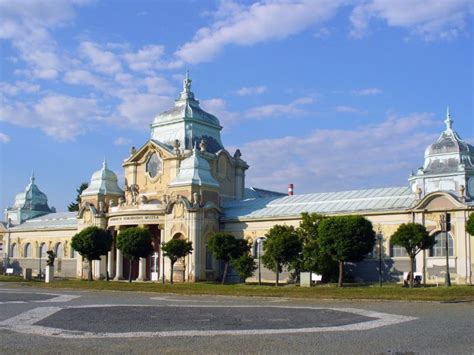 Уникальный раздел: Умалениех Праги: их роль в символике старого города